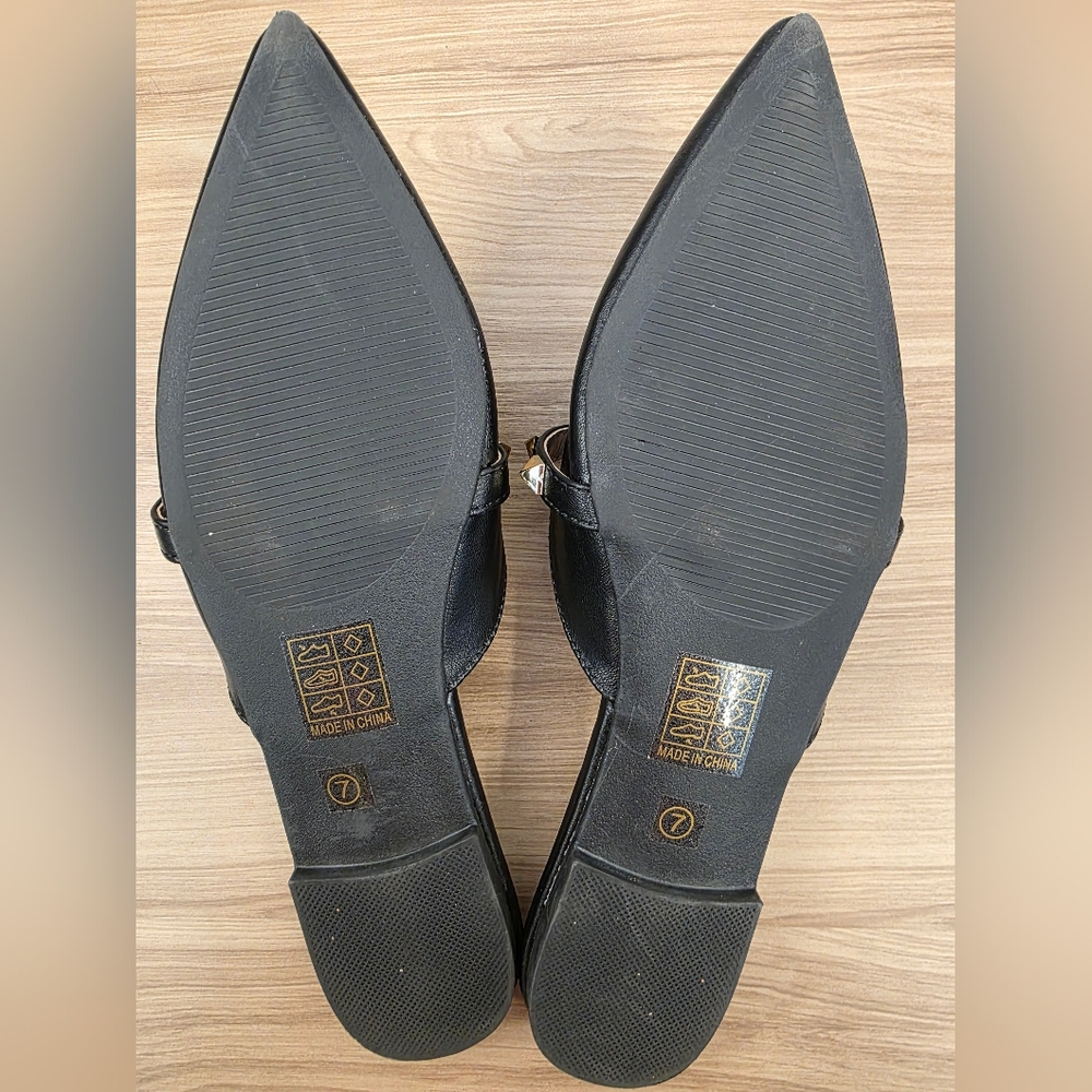Journee Collection "Dreah" Studded Pointed-Toe Flat LIKE NEW - Picture 7 of 8